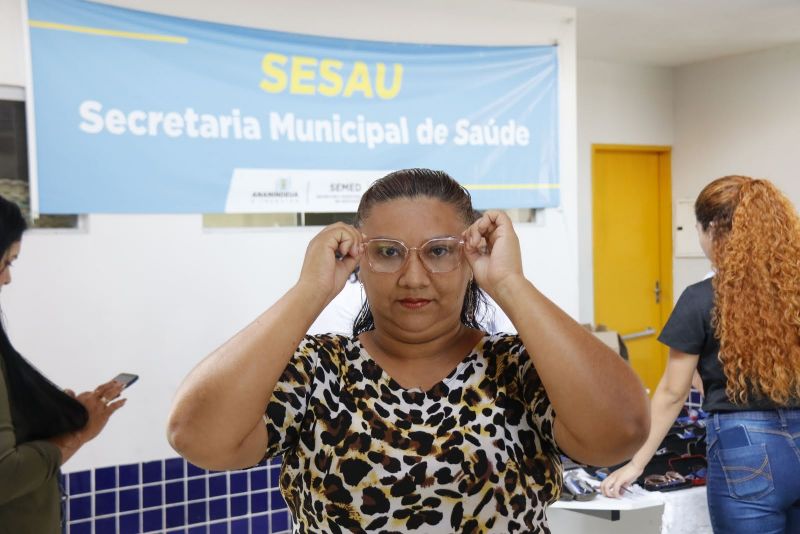 Entrega de Óculos para pacientes atendidos no Programa Prefeitura em Movimento na Comunidade Pedreirinha no bairro da Guanabara