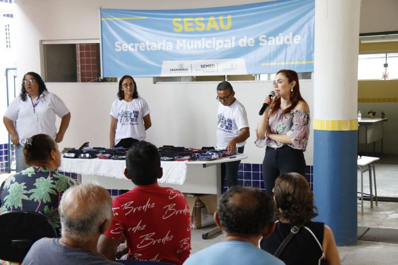 Entrega de Óculos para pacientes atendidos no Programa Prefeitura em Movimento na Comunidade Pedreirinha no bairro da Guanabara