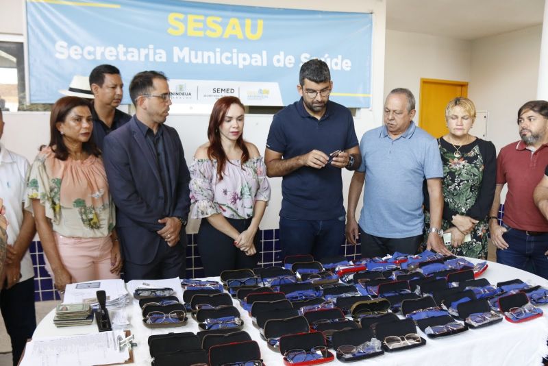 Entrega de Óculos para pacientes atendidos no Programa Prefeitura em Movimento na Comunidade Pedreirinha no bairro da Guanabara