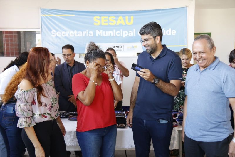 Entrega de Óculos para pacientes atendidos no Programa Prefeitura em Movimento na Comunidade Pedreirinha no bairro da Guanabara