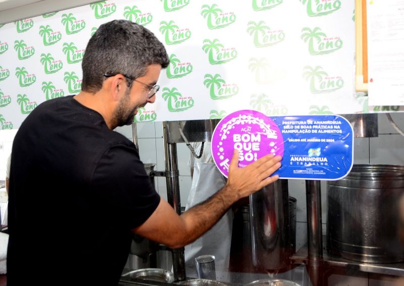 Entrega do selo Açaí Bom que Só, no açaí do Leno da estrada da Providência na Cidade Nova