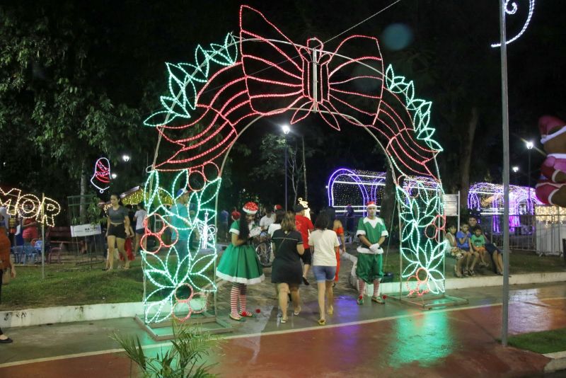 Parada Natalina no Bosque Marajoara no Júlia Seffer