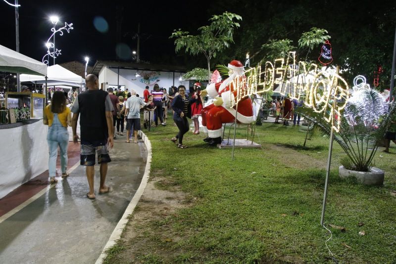 Parada Natalina no Bosque Marajoara no Júlia Seffer