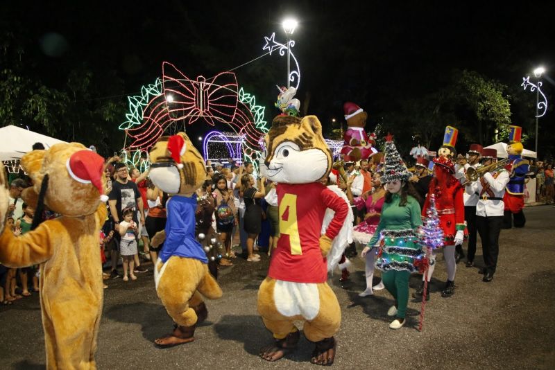 Parada Natalina no Bosque Marajoara no Júlia Seffer