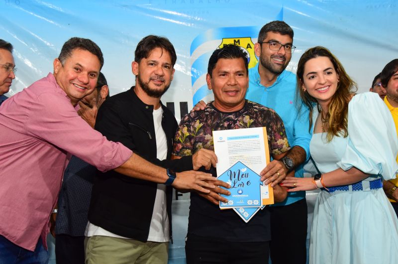 Entrega de Títulos de Propriedade na Comunidade Chico Mendes e Jerusalém no Bairro do Coqueiro