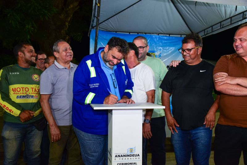 Assinatura de Ordem de Serviço para Recapeamento Asfáltico da Rua Osvaldo Cruz no Bairro de Águas Lindas