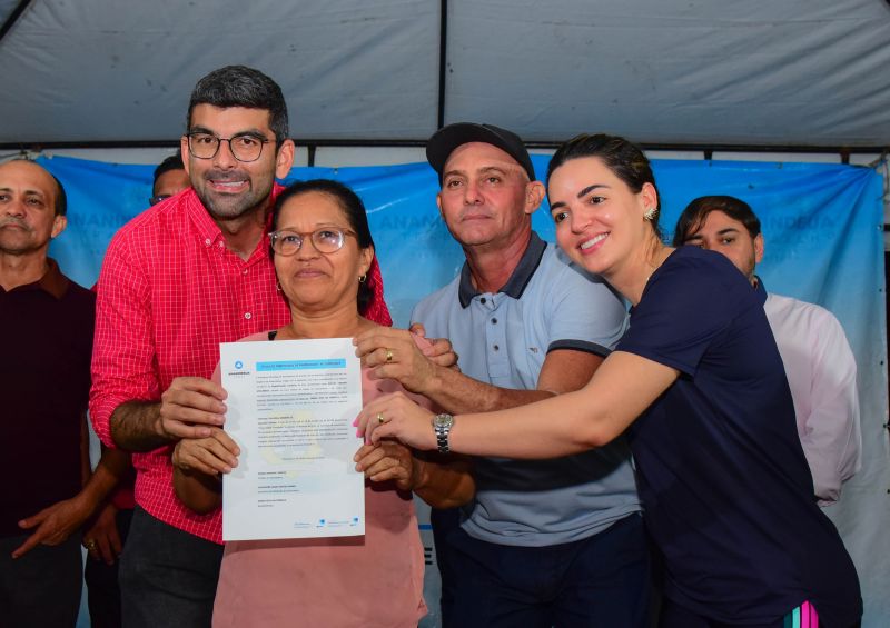 Entrega de Títulos de Propriedade na Comunidade Novo Horizonte no Bairro Levilândia