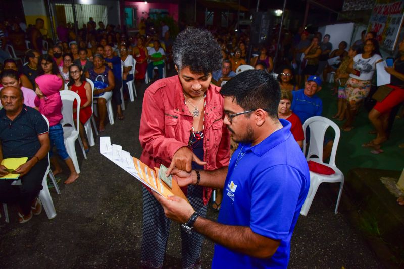 Entrega de Títulos de Propriedade na Comunidade Novo Horizonte no Bairro Levilândia