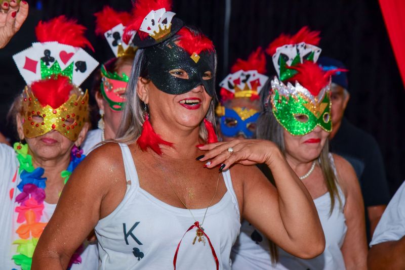 Baile de Máscaras da Melhor Idade no clube Asbep