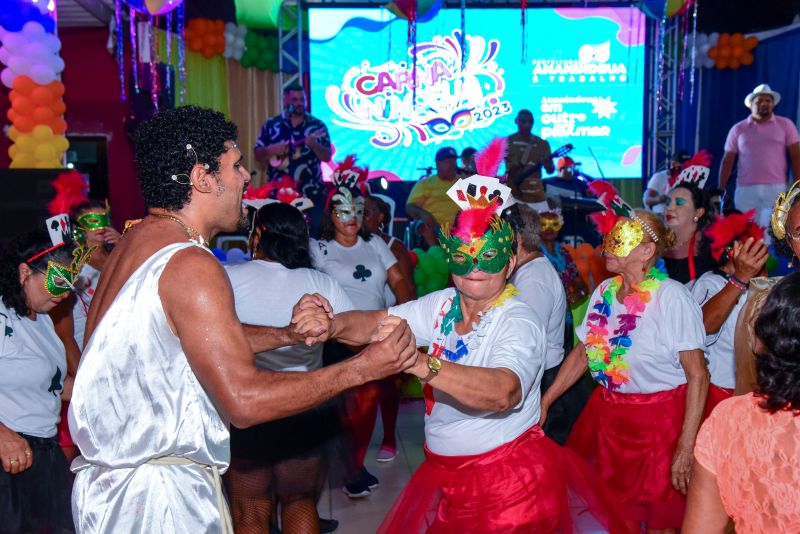 Baile de Máscaras da Melhor Idade no clube Asbep