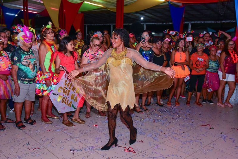 Baile de Máscaras da Melhor Idade no clube Asbep