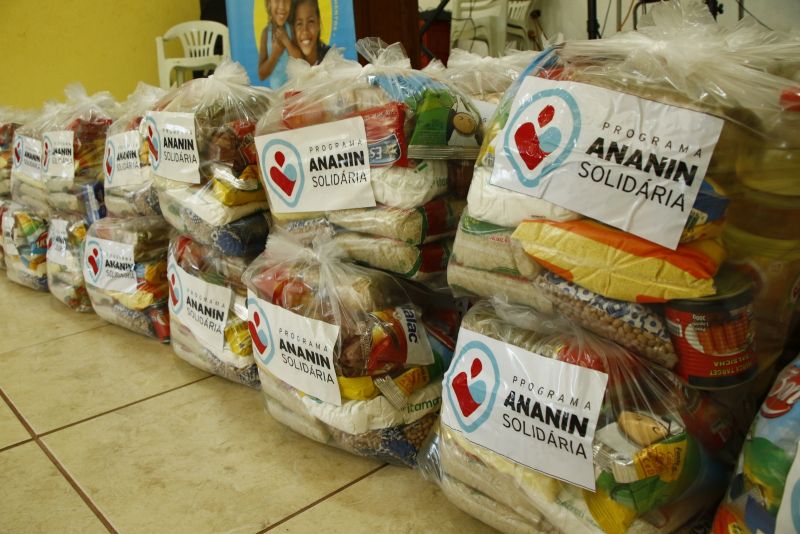 Entrega de cestas básicas de alimentos do Programa Ananin Solidário e visita na Comunidade Santana do Aurá