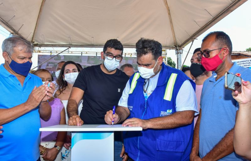 Assinatura Ordem de Serviços das Obras de Infraestrutura, Saneamento Básico e Pavimentação Asfáltica na Comunidade Moura em Águas Lindas