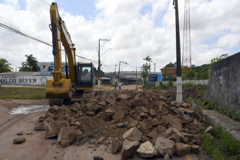 Obras no Trecho do Canal das Toras com a rua 2 de Junho