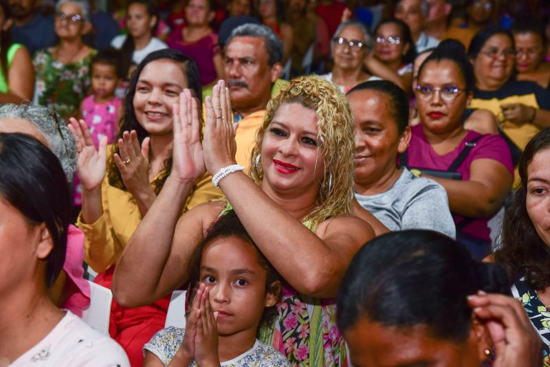 Entrega de Títulos de Propriedade no Conjunto Montes das Oliveiras o bairro 40 Horas