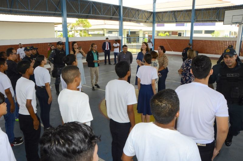 Secretária de Educação Leila Freire e a Consulesa de Portugal visitam as escolas Carlos Marighella e Laércio Barbalho