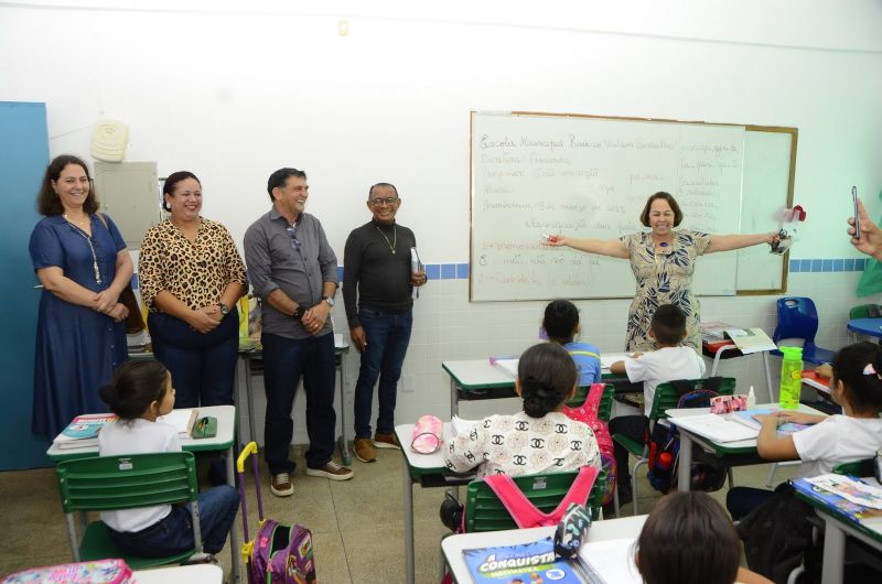 Secretária de Educação Leila Freire e a Consulesa de Portugal visitam as escolas Carlos Marighella e Laércio Barbalho