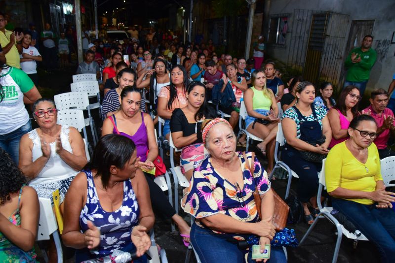 Entrega de Títulos de Propriedade na Comunidade Helder Barbalho, bairro Maguari