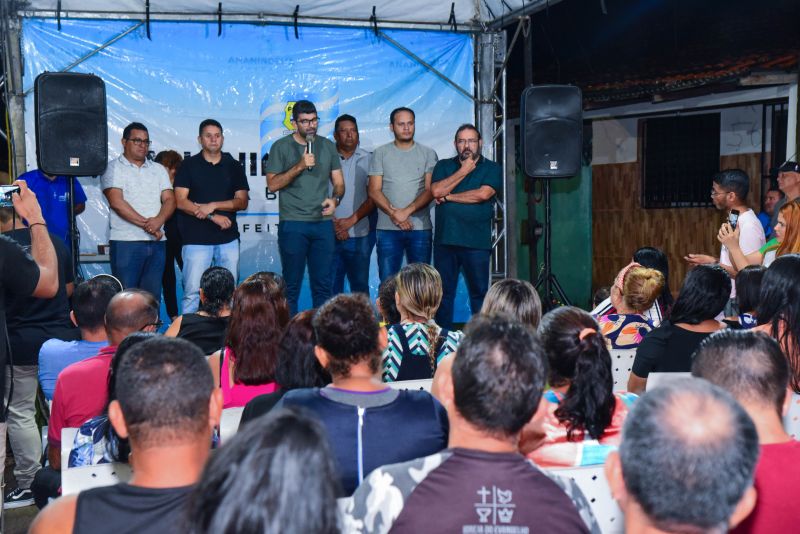 Entrega de Títulos de Propriedade na Comunidade Helder Barbalho, bairro Maguari