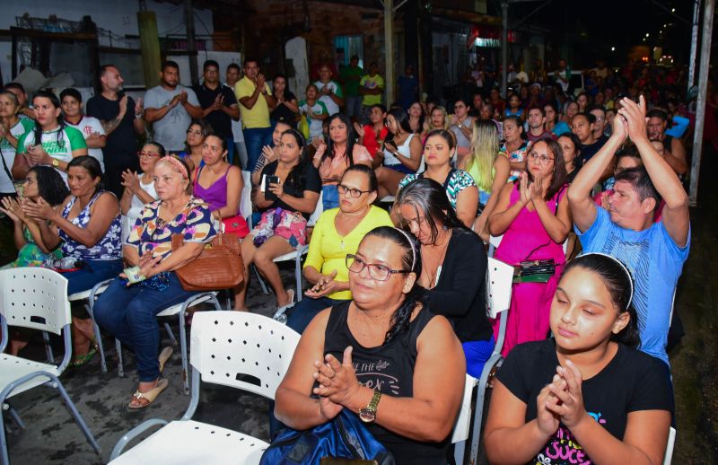 Entrega de Títulos de Propriedade na Comunidade Helder Barbalho, bairro Maguari