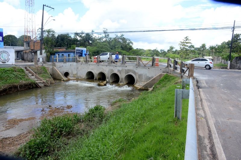 Obras na ponte da rua 2 De Junho com o canal da Toras sendo Concluída – Águas Brancas