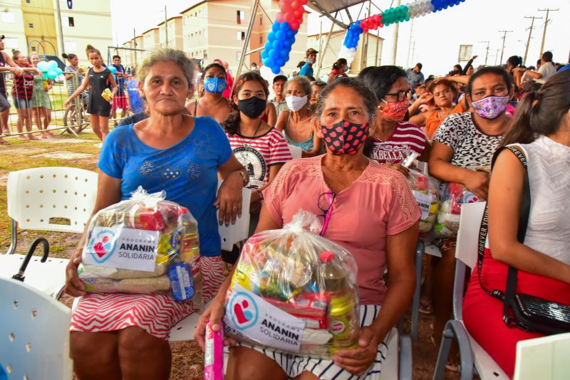 Programa Ananin Solidária, entrega de cestas básicas na comunidade Jardim das Oliveiras em Águas Brancas