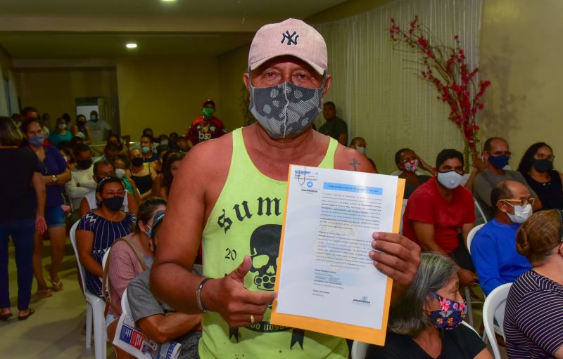 Ato de Entrega de Títulos de Propriedade da Vila Nascimento no bairro Curuçambá