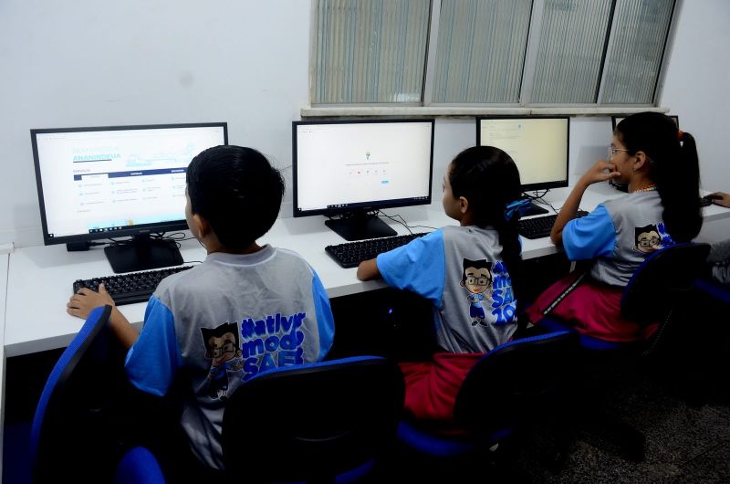 Reinaugurada 45° escola totalmente revitalizada e informatizada com laboratório de informática- Escola Santa Terezinha no bairro Coqueiro