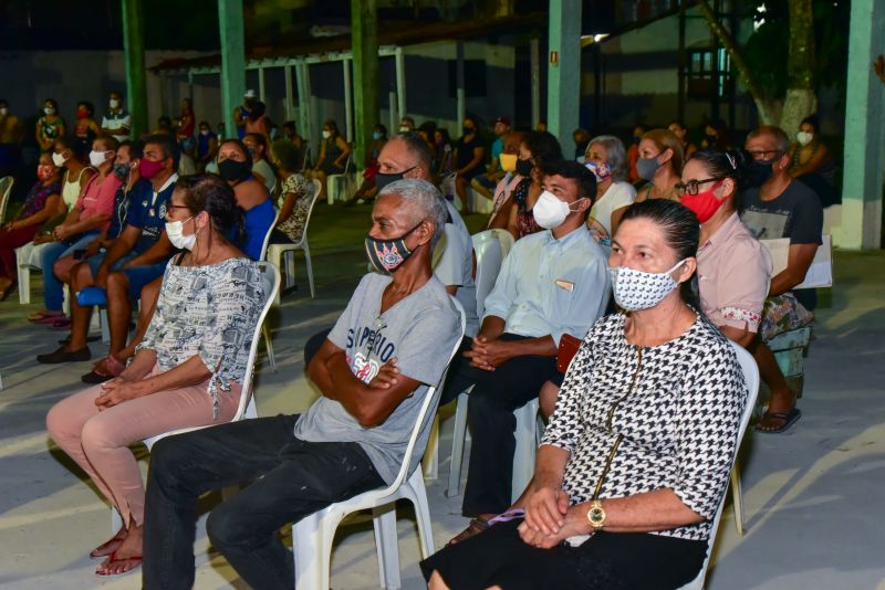 Entrega de 580 Títulos de Propriedade na comunidade Malvinas, clube Israel Vasconcelos no bairro Maguari