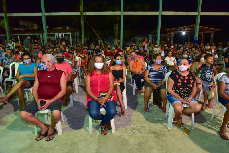 Entrega de 580 Títulos de Propriedade na comunidade Malvinas, clube Israel Vasconcelos no bairro Maguari