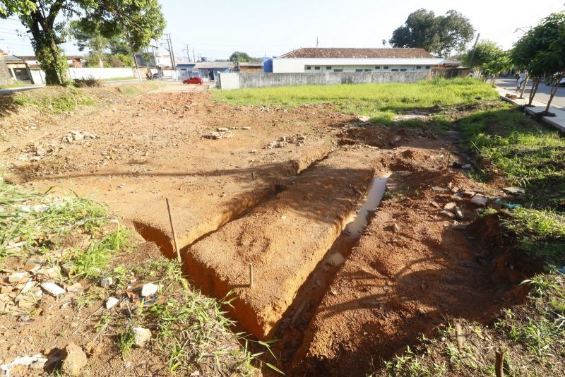 Assinatura da ordem de serviço de construção da nova Praça Pública no bairro Do Icui