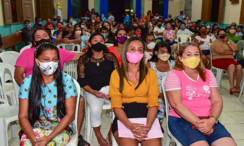 Ato de entrega de Títulos de Propriedade na comunidade Açude Maguari