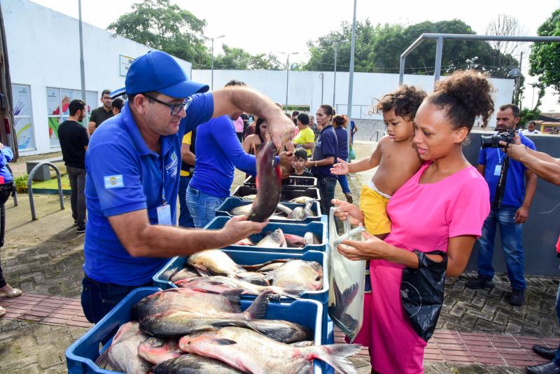 Doação de peixes nos CRAS de Ananindeua