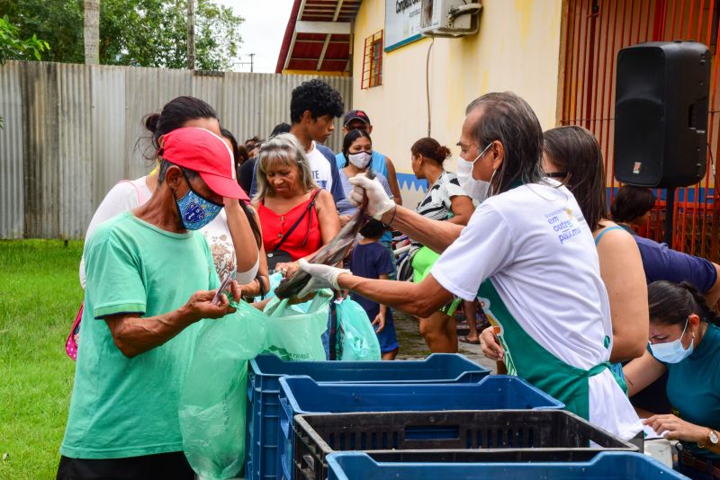 Doação de peixes nos CRAS de Ananindeua