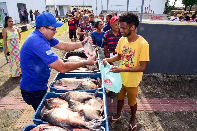 Doação de peixes nos CRAS de Ananindeua