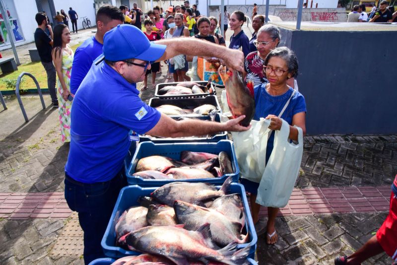 Doação de peixes nos CRAS de Ananindeua