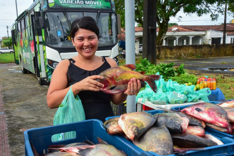 Doação de peixes nos CRAS de Ananindeua