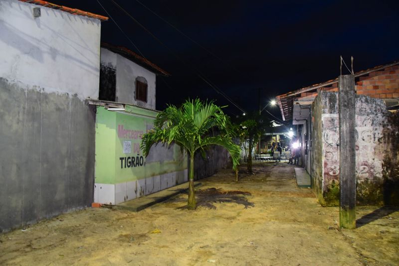 Assinatura de ordem de serviço da Praça Cruzeiro São Pedro na passarela entre as WE 79 e 80, na Cidade Nova Vl