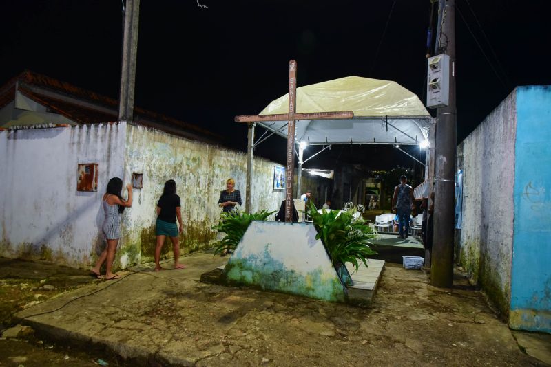 Assinatura de ordem de serviço da Praça Cruzeiro São Pedro na passarela entre as WE 79 e 80, na Cidade Nova Vl