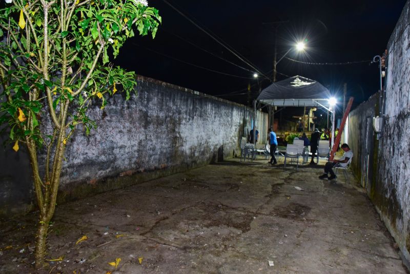 Assinatura de ordem de serviço da Praça Cruzeiro São Pedro na passarela entre as WE 79 e 80, na Cidade Nova Vl