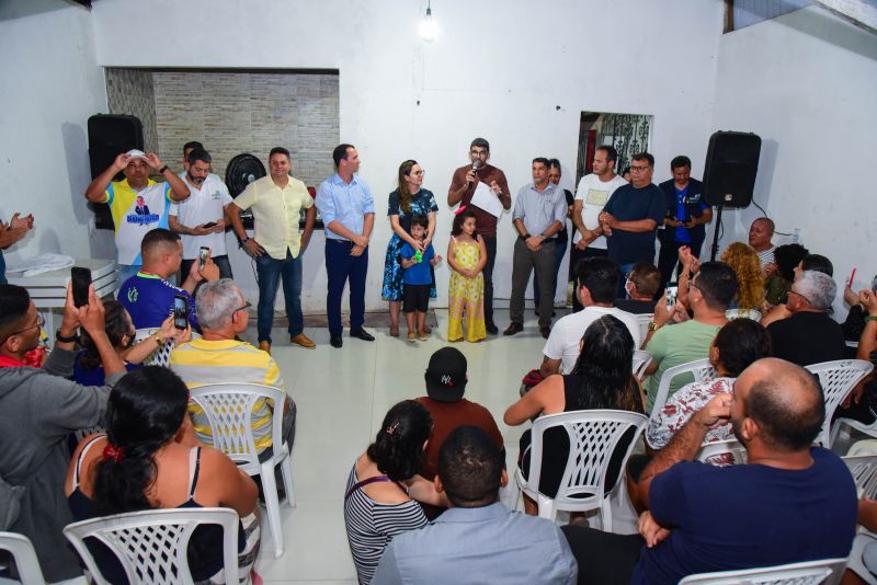 Assinatura do Decreto de Desapropriação da Comunidade Muralha na rua Cajuí no bairro Guajará I