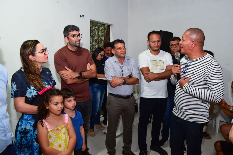 Assinatura do Decreto de Desapropriação da Comunidade Muralha na rua Cajuí no bairro Guajará I