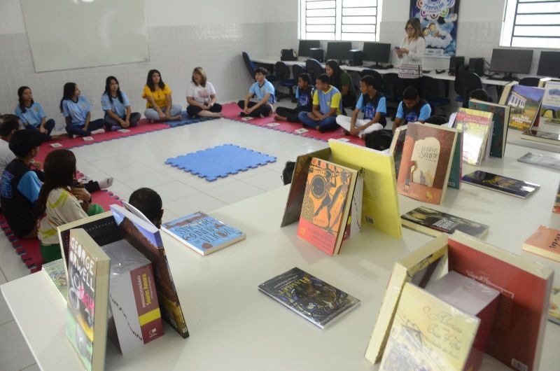 Lançamento das Tertúlias Literárias com entrega de Acervo