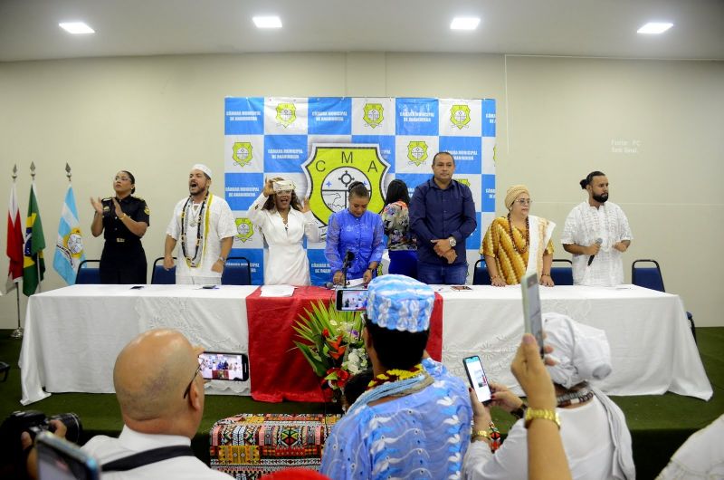 Homenagem a Sacerdotes de Religiões de Matrizes Africanas