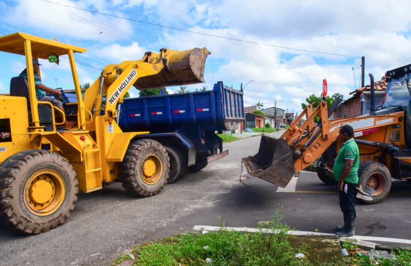 Mutirão de Limpeza no Bairro de Águas Brancas