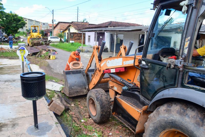 Mutirão de Limpeza no Bairro de Águas Brancas