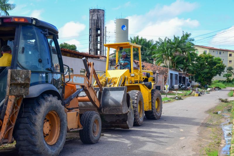 Mutirão de Limpeza no Bairro de Águas Brancas