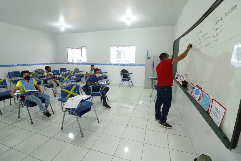 Volta as Aulas Escola Clovis Begot no bairro Águas Lindas