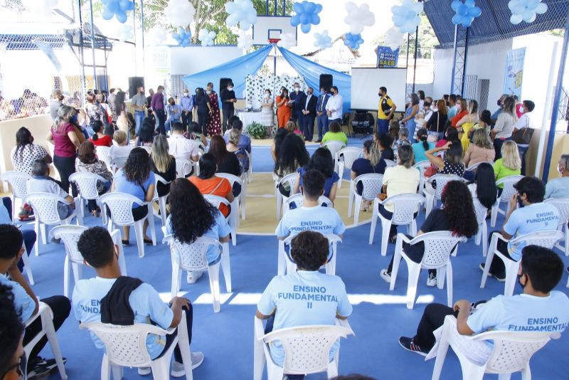 Entrega da Escola José Maria Morais e Silva no bairro Centro