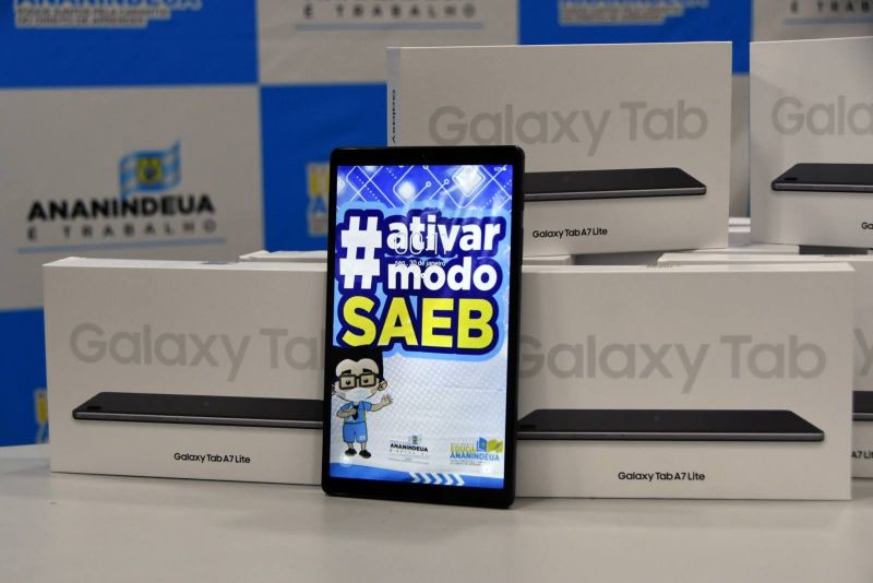 Entrega de Tablets para Uso Coletivo cerca de 500 tablets para as 88 unidades escolares que compõem a rede municipal de ensino de Ananindeua